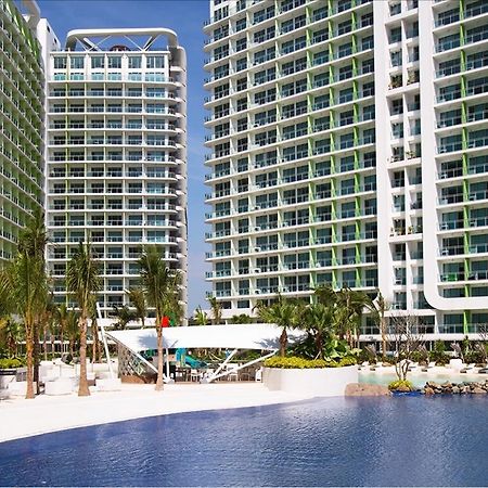 Azure Urban Resort Residences Manila Esterno foto