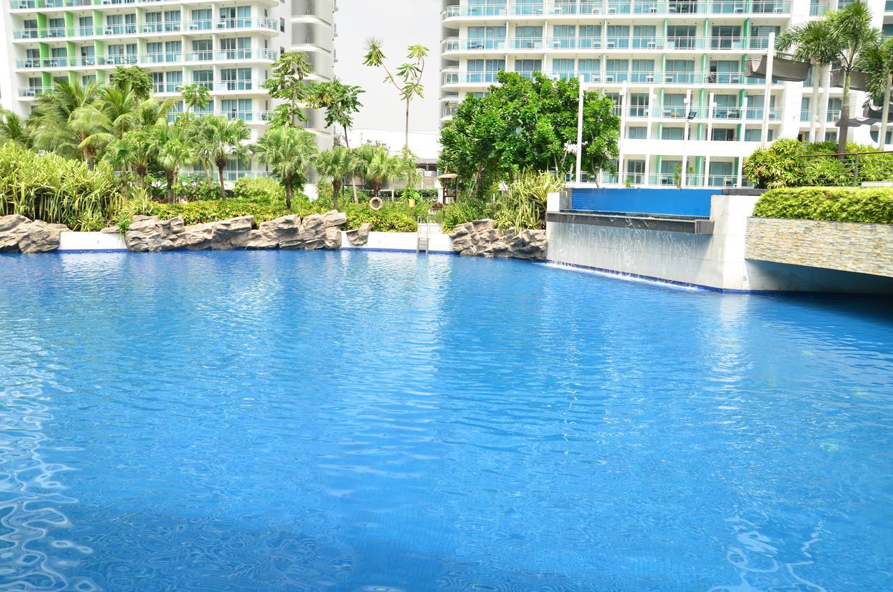 Azure Urban Resort Residences Manila Esterno foto