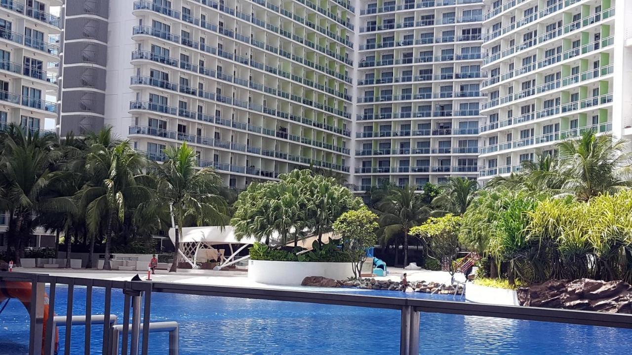 Azure Urban Resort Residences Manila Esterno foto